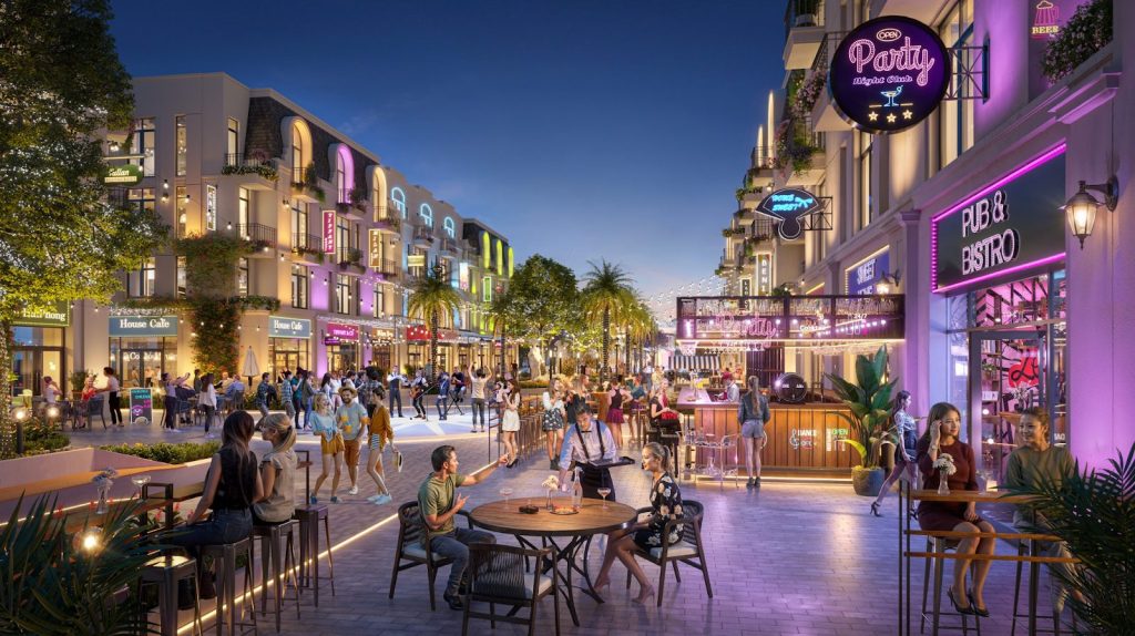 Shophouse - mô hình nhà phố thương mại kết hợp ở và kinh doanh - Ảnh: Văn Phú