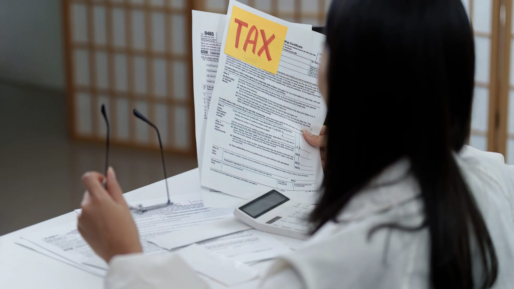 Hồ sơ và quy trình kê khai thuế thu nhập cá nhân khi mua đất gồm những bước như thế nào? - Ảnh: Pinterest