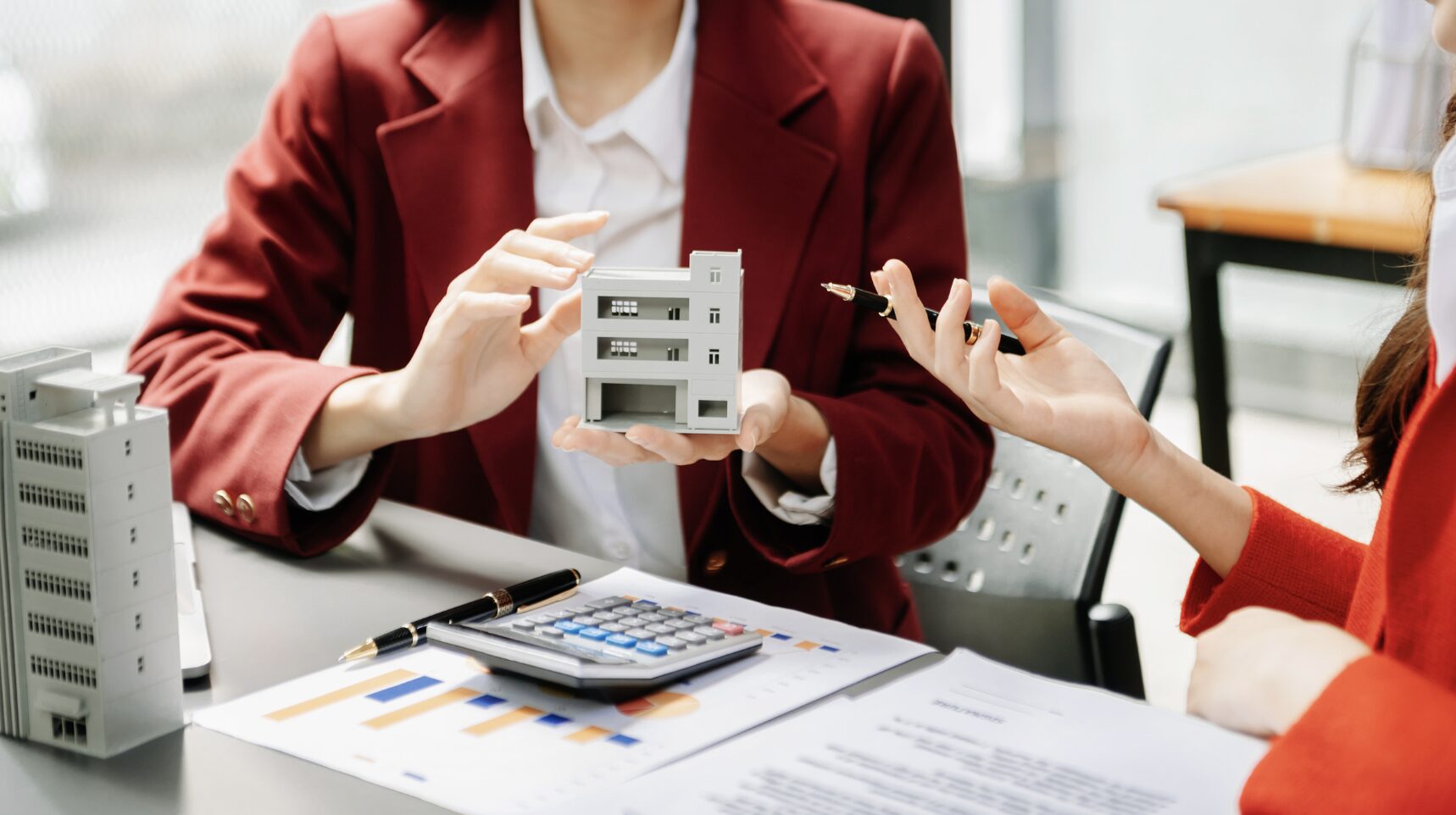 Thế chấp ngân hàng là tài sản được chủ sở hữu dùng để vay vốn - Ảnh: Pinterest