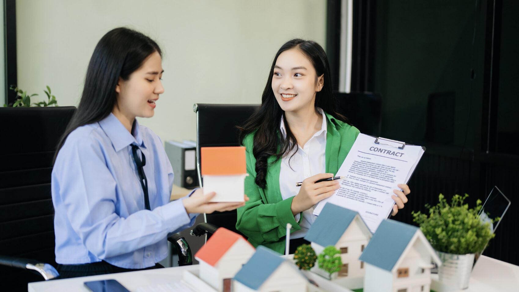 Khi muốn bán nhà nhanh thường dùng hình thức ký gửi bất động sản - Ảnh: Pinterest