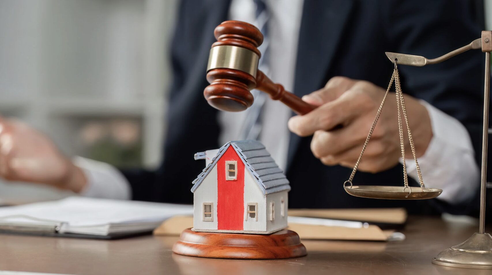 Tuân thủ đúng thời hạn nộp thuế tránh bị xử phạt hành chính - Ảnh: Pinterest