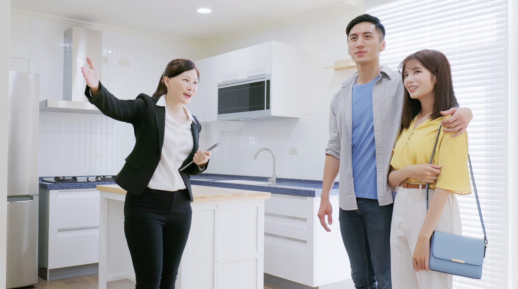 Doanh nghiệp vẫn là một chủ thể pháp lý độc lập - Ảnh: Pinterest