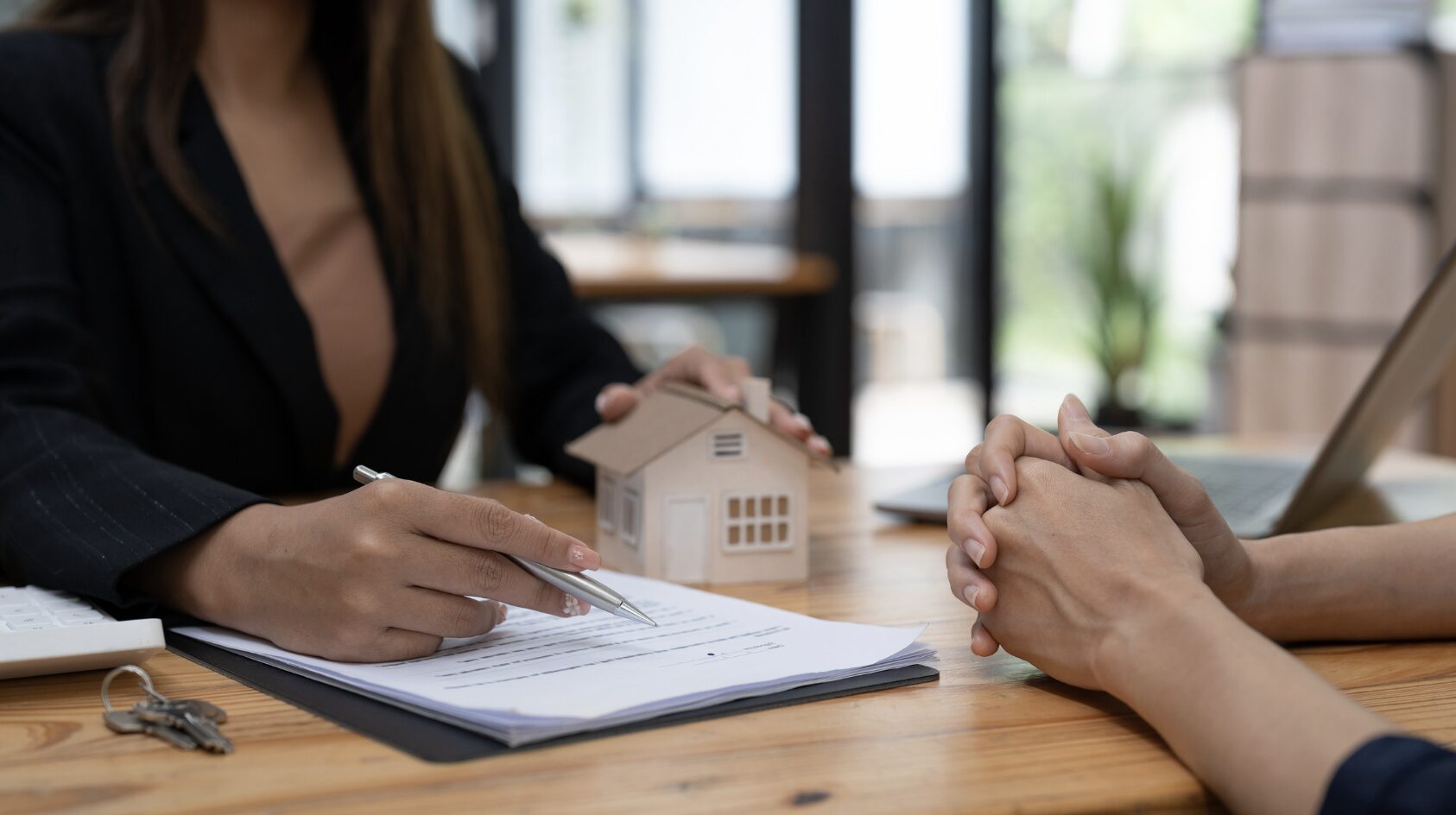 Rút ngắn thời gian kiểm tra pháp lý trước khi cưới - Ảnh: Pinterest