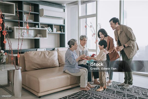 Ở nhà với ông bà: làm sao để ngôi nhà thực sự là chốn bình yên cho mọi thế hệ?